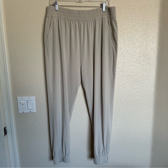 Vuori Villa Jogger Pants Beach Sand Lightweight Athletic Crop Women's Size XXL - Picture 3 of 15
